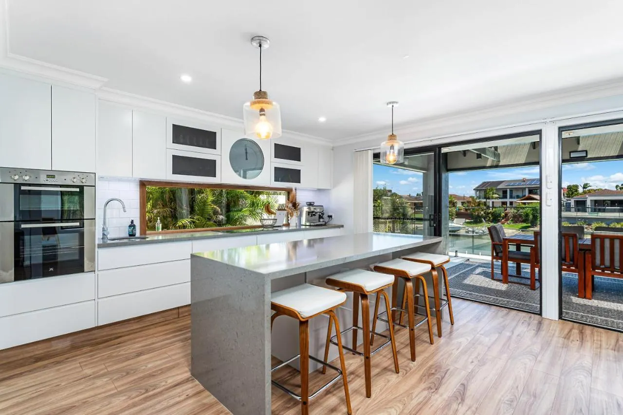 Luxury Waterside Oasis Vila Gold Coast 0*,  Austrália