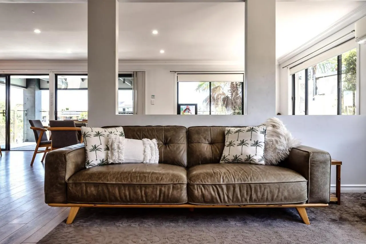 Luxury Waterside Oasis Vila Gold Coast