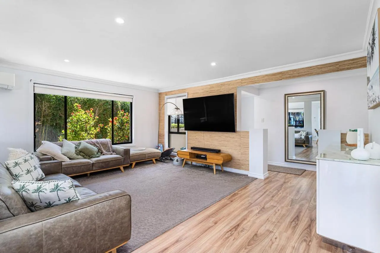 Luxury Waterside Oasis Vila Gold Coast Austrália